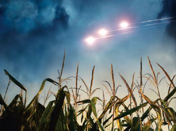 Năm 2008 hạt Erath, bang Texas, Mỹ là một trong những địa điểm UFO xuất hiện nhiều nhất ở Mỹ. Tháng 2 năm 2008, một số lớn người nhìn thấy những chiếc phi thuyền với quầng sáng rộng trên bầu trời