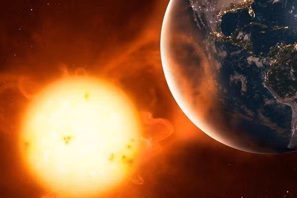 Bão từ là một phần của thời tiết không gian khá bình thường và dự báo trong vài năm tới, bão từ có thể xuất hiện thường xuyên hơn. Bão từ xảy ra khi Mặt trời nhiễu loạn, dưới dạng CME và gió Mặt trời, gây ra sự gián đoạn đối với từ trường của Trái đất và tầng khí quyển trên.