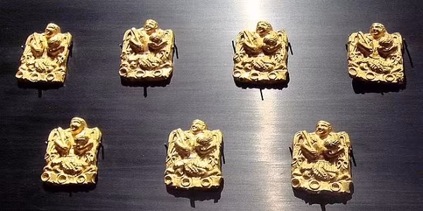 Số lượng lớn các đồ vật quý giá được tìm thấy trong các ngôi mộ đã khiến các nhà khảo cổ học không khỏi ngạc nhiên, đặc biệt là chiếc vương miện bằng vàng tinh xảo được tìm thấy trong ngôi mộ thứ 6.