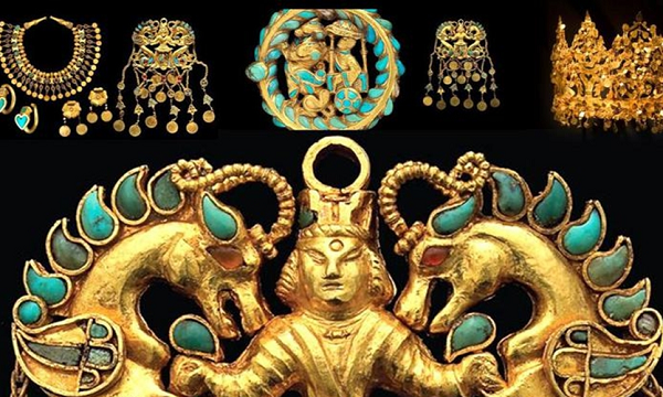 Kho báu gồm hơn 20.000 món đồ tạo tác như tượng vàng cupid, tượng cá heo, tượng thần và rồng nạm đá quý. Nhẫn vàng, tiền xu, vũ khí, hoa tai, vòng tay, vòng cổ, vương miện, cũng nằm trong số đồ cổ được phát hiện.