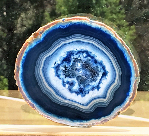 Tất cả các loại mã não đã được con người sử dụng trong nhiều thế kỷ với nhiều mục đích khác nhau, nổi tiếng nhất là để chạm khắc trang trí công phu với các mục đích khác bao gồm bát, đồ dùng, đồ trang sức, gạch trang trí và khách mời.