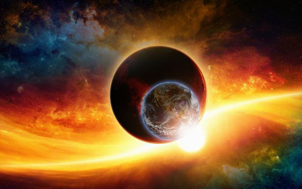 Sau khi trở thành ngôi sao đỏ khổng lồ, Mặt Trời sẽ mất khoảng một nửa khối lượng do lớp ngoài bị thổi bay với tốc độ 20 km/h. Phần lõi sẽ nhanh chóng nóng lên, bắn ra tia cực tím và tia X tới lớp ngoài và biến chúng thành quầng plasma phát sáng rực rỡ.