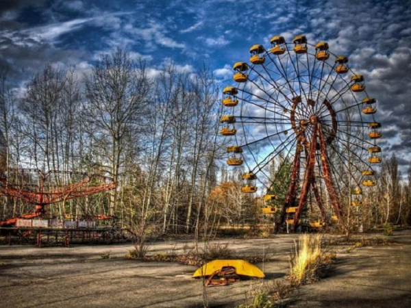 Pripyat từng là một thành phố của Ukraine với hơn 50.000 người sinh sống. Tuy nhiên, sau thảm họa hạt nhân Chernobyl xảy ra vào năm 1986, những người dân tại đây buộc phải di chuyển đi bởi những bức xạ từ vụ nổ gây ra.