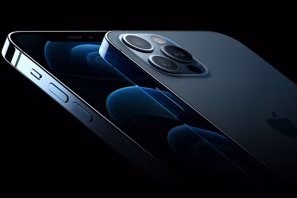 Năm 2019, iPhone XR là smartphone bán chạy nhất thế giới. Kể cả khi Apple ra mắt 2 thế hệ iPhone tiếp theo vào năm 2019 và 2020, XR vẫn được giữ lại.
