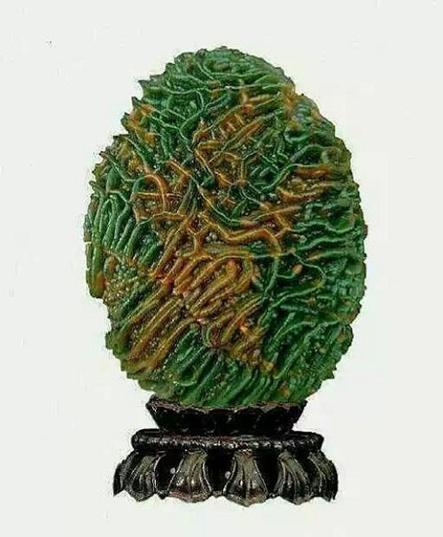 Đá mã não Gobi Montenegro được cho rằng có khả năng hấp thụ năng lượng xấu, chống lại khí độc và bảo vệ người chủ của nó.