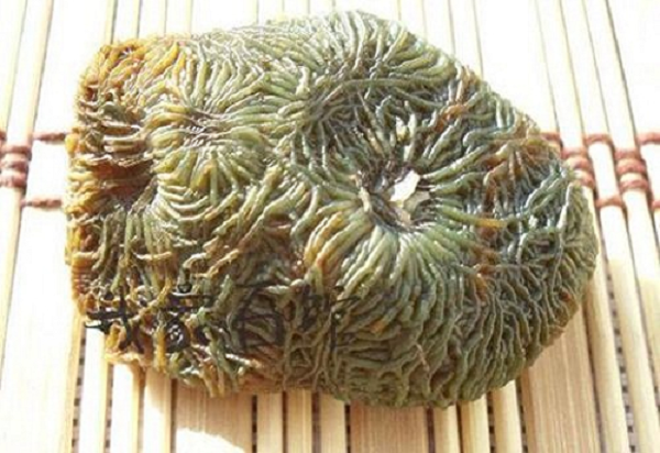 Qua hàng triệu năm được mẹ thiên nhiên nhào nặn, tạo tác, đá Gobi Montenegro mới có hình dạng độc đáo, lạ lùng như vậy.