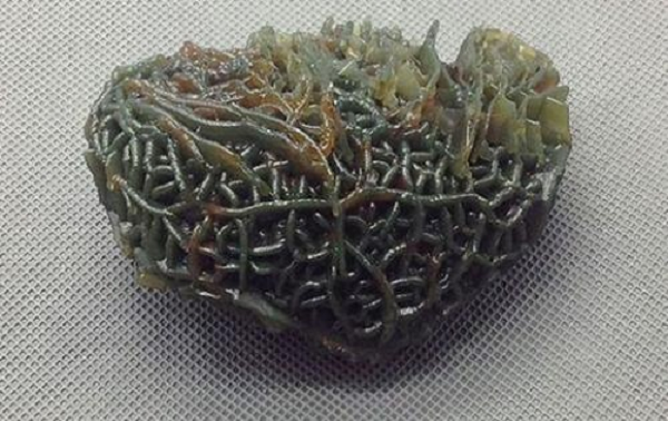 Chính vì giá trị tiềm ẩn này mà không ít người ao ước sở hữu một hòn đá Gobi Montenegro để có thể giữ bên mình như một lá bùa hộ mệnh. Ở châu Âu, đá Gobi Montenegro đại diện cho sự mạnh khỏe, hưng thịnh và trường thọ.