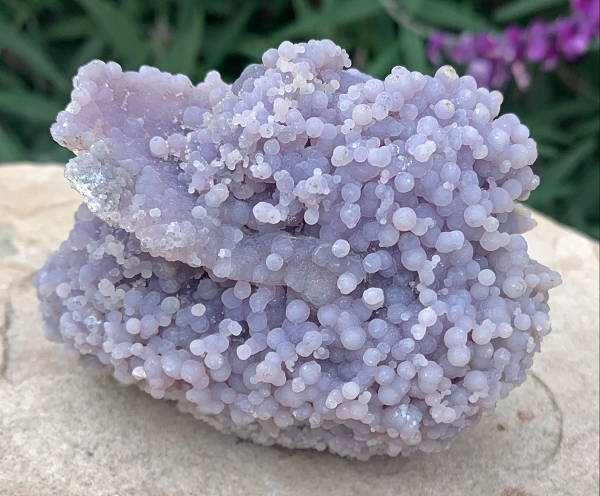 Mã não nho thực ra là đá Chalcedony với các tinh thể hình cầu nhỏ kết nối một cách tự nhiên với nhau. Từng trái "nho" có đường kính từ hai đến tám mm, bề mặt không nhẵn bóng.