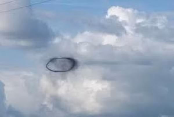 Vòng tròn này tồn tại trong vòng vài phút trước khi biến mất mà không để lại bất kỳ một dấu vết nào. Khi đó, nhiều người cũng đặt ra nghi vấn về người ngoài hành tinh - UFO đối với vòng tròn này.