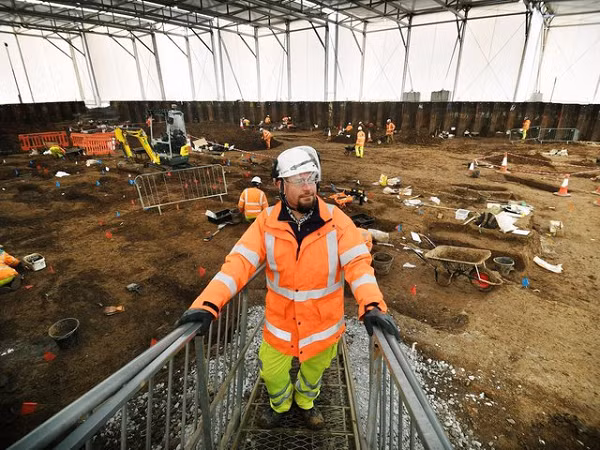 Hiện nay, công cuộc khai quật đã kết thúc, các nhà nghiên cứu đã tiến hành phân tích dữ liệu xương khớp trong phòng thí nghiệm. Điều này giúp họ tìm hiểu về nguyên nhân tử vong và tình hình sức khỏe của người dân thời đó.