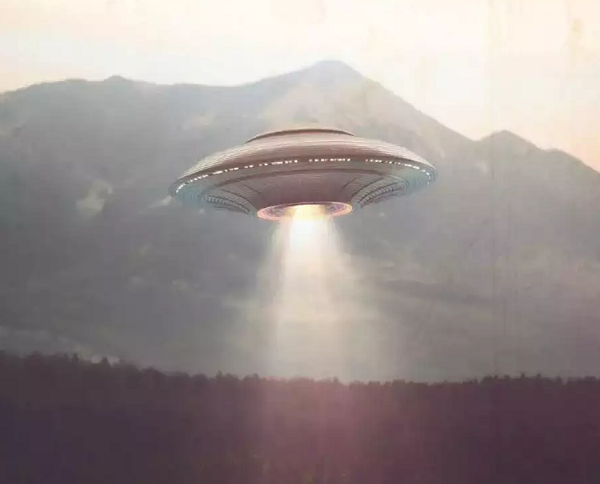 Nạn nhân đầu tiên trong “Danh sách của Sheldon” được cho là nhân viên lập trình Keith Bowden 45 tuổi của Trường tổng hợp Essex, đã chết trong tai nạn ô tô hồi tháng 3/1982. Ô tô của ông rơi từ trên cầu gần nhà ga dồn toa bỏ hoang xuống nước.