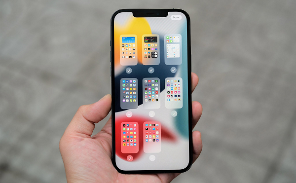 Universal Control là một tính năng liên thông giữa iPadOS 15‌ và ‌macOS Monterey‌, Universal Control cho phép người dùng sử dụng một thiết bị nhập liệu duy nhất như chuột hoặc bàn phím để điều khiển đa thiết bị như máy Mac hoặc iPad vào cùng một thời điểm.