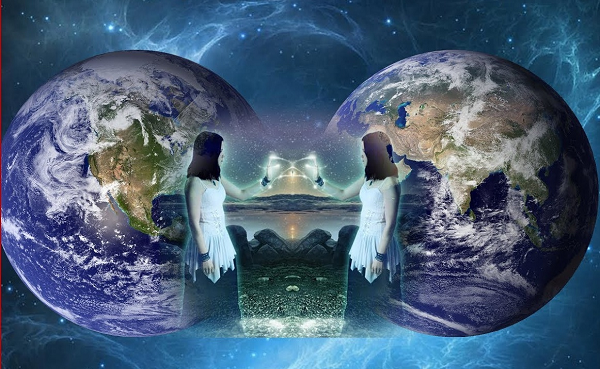 Một quý ông khác, người này thì đẹp trai và được mô tả khá chi tiết, đã chạy đến những quý cô với khuôn mặt ửng hồng và khẩn nài họ đi sát làn đường bên phải chứ không đi ở làn bên trái.