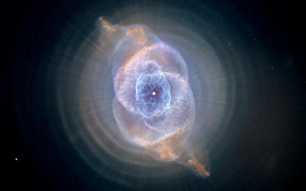 Vụ nổ có nhiệt lượng vô cùng lớn, đốt cháy mọi vật chất và tạo nên những luồng plasma siêu nóng và sáng chói. Dựa theo cường độ sáng chúng được ghi nhận là tân tinh hoặc siêu tân tinh.