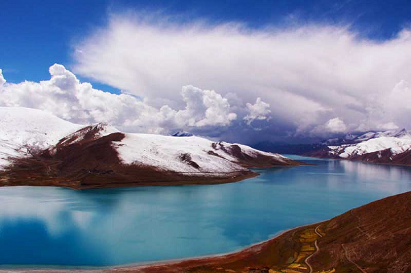 Nhiều đồn đoán xung quanh chuyện này đã được đưa ra, hầu hết mọi người tỏ ra rất hoang mang, thậm chí khiếp sợ, ai cũng tò mò không biết nguyên nhân ra sao.