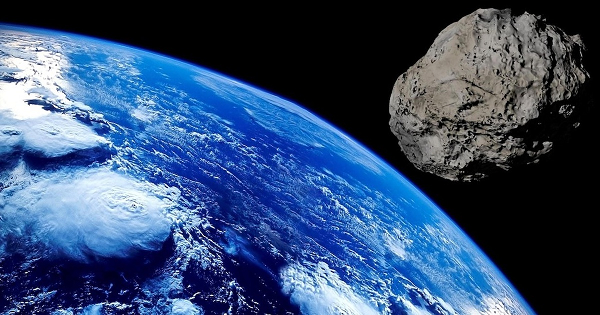 Từ tiểu hành tinh (Asteroid), được đặt tên bởi nhà thiên văn học người Anh William Herschel, trong tiếng Hy Lạp nghĩa là "giống như sao". Đây là những thiên thể đá có kích thước quá nhỏ để gọi là hành tinh