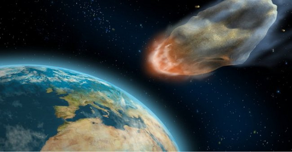 Khoảng 1/6 số lượng tiểu hành tinh có một mặt trăng đồng hành nhỏ. Một số thậm chí còn có hai mặt trăng. Phát hiện đầu tiên về hệ thống tiểu hành tinh - mặt trăng vào năm 1993 là tiểu hành tinh Ida và mặt trăng Dactyl.