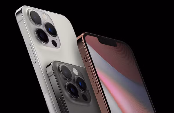 Nhiều tin đồn cho biết các nhà cung cấp đang tăng cường sản xuất chip Wi-Fi 6e để chuẩn bị cho iPhone 13, tuy nhiên điều đó đã không xảy ra. Wi-Fi 6e là một bản nâng cấp lớn cho tiêu chuẩn không dây kết nối mạng không dây.