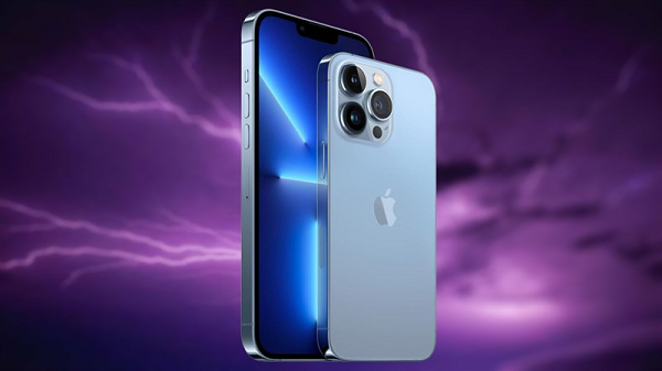 Nhiều người dùng đã hy vọng, iPhone 13 có tính năng màn hình luôn bật. Chuyên gia Max Weinbach đã chia sẻ những tin đồn về tính năng này rất sớm, nơi ông cho biết rằng nó có thể hiển thị đồng hồ cũng như các biểu tượng thông báo có liên quan ngay trong màn hình khóa. Tuy nhiên, điều thất vọng là nó đã không xảy ra.