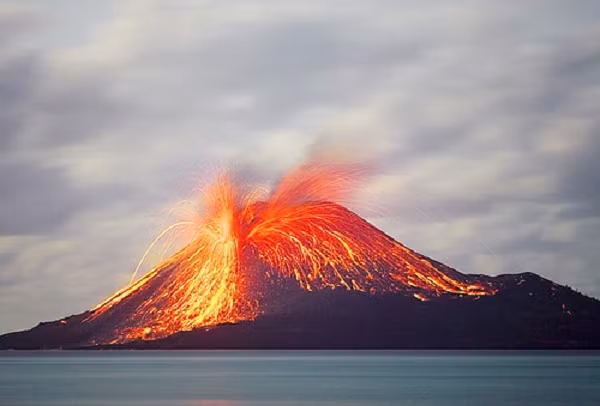 Tuy nhiên, hiện tại, nhóm nghiên cứu nhận định, cần xem xét đến khả năng các vụ phun trào có thể xảy ra ngay cả khi không có magma lỏng bên dưới núi lửa.