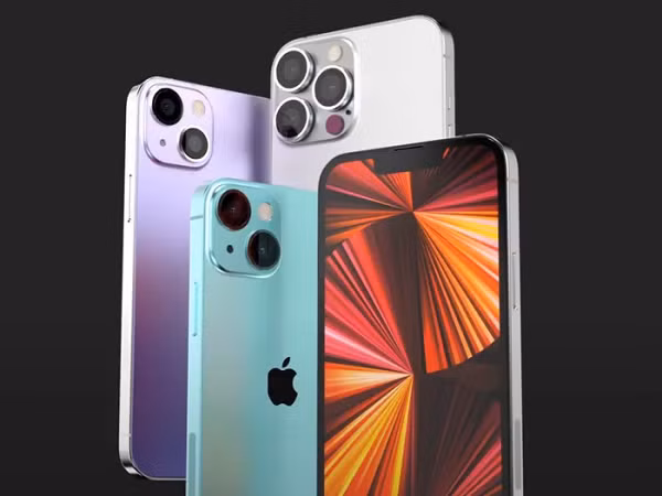 iPhone 13 có màn hình kích thước 6,1 inch tương tự năm ngoái, cùng với thiết lập camera phía sau với camera chính được ghép nối với một ống kính siêu rộng. Dung lượng lưu trữ thấp nhất của iPhone 13 là 128GB. Ngoài ra, có sẵn các tùy chọn khác như 256GB và 512GB.