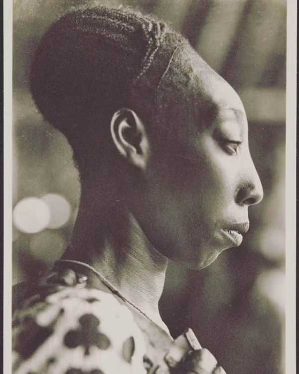 Họ cho rằng đó là sự biến dạng nhân tạo được sử dụng trong nghi lễ của các bộ lạc khoảng 9.000 năm trước. Nhiều bộ lạc có thể đã tạo hình đầu của những đứa trẻ sơ sinh vì chúng bị coi là hiện thân của điều không may mắn.