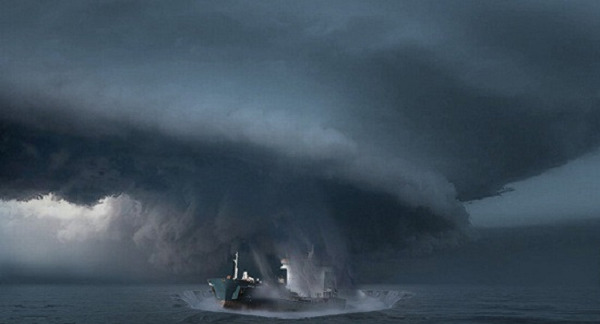 Ông Barnette cho biết: "Chúng tôi tìm thấy một xác tàu dài khoảng hơn 60 mét. Điểm đặc biệt là nó chở một thứ hàng hóa rất kỳ quái, đó là một vật liệu giống như đất sét trắng".