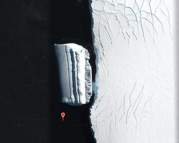 Rất nhiều bằng chứng phát hiện người ngoài hành tinh nhờ Google Earth. Trước đó, các thợ săn UFO xác nhận một vật thể lạ, dài chừng 500 mét ở vùng biển ngoài khơi Nam Cực, được cho là một con tàu bí ẩn hoặc căn cứ dưới nước của người ngoài hành tinh.