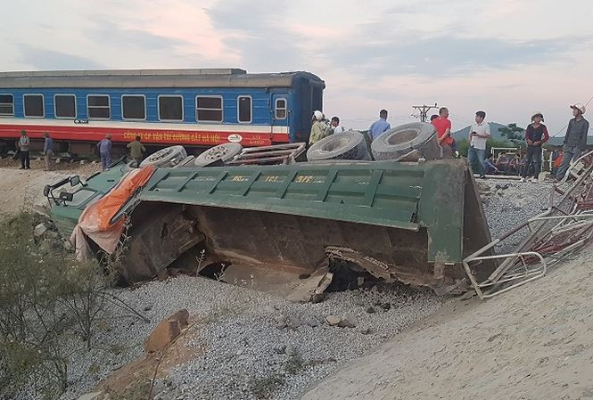 Hiện trường vụ tai nạn tại Tĩnh Gia, Thanh Hóa.