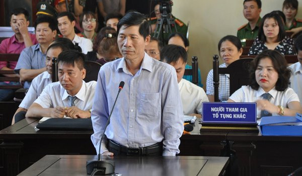 Ông Hoàng Đình Khiếu khai báo tại toà