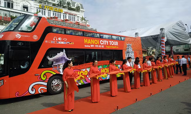 Lan dau tien nguoi Ha Noi thich thu trai nghiem xe buyt 2 tang