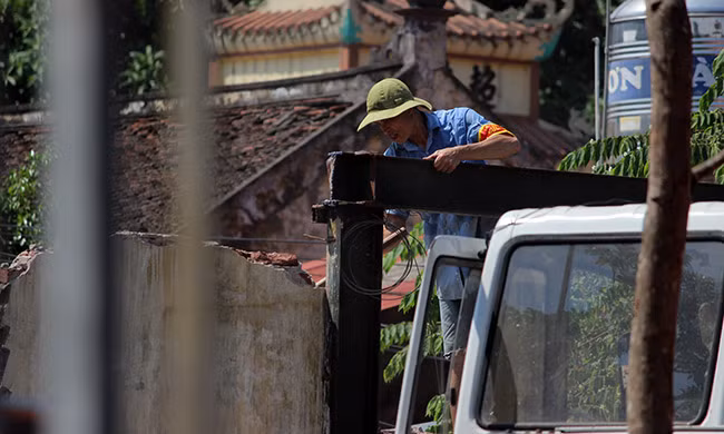 Việc cưỡng chế, phá dỡ các nhà hàng, quán nhậu trên đường Nguyễn Khánh Toàn sẽ được tiến hành cho đến khi nào hoàn tất.