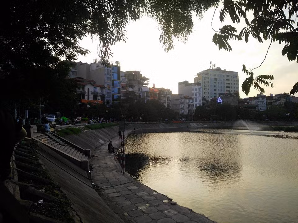 Khu vực hồ Ngọc Khánh, nơi xảy ra sự việc.
