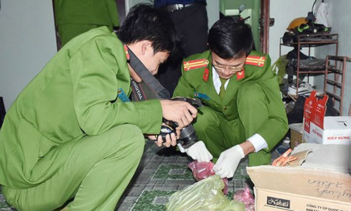 Sửng sốt lý do cháu cầm búa đánh chết bà nội Sung sot ly do chau cam bua danh chet ba noi