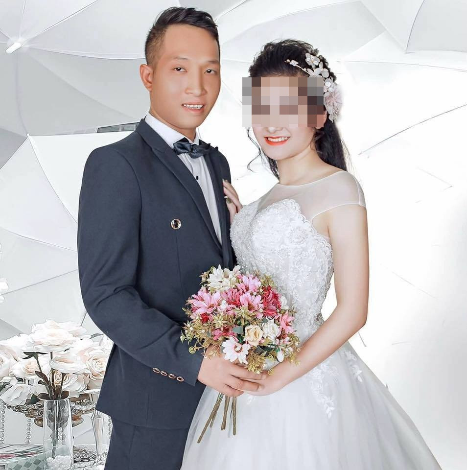 Ảnh cưới của hai vợ chồng Cường.