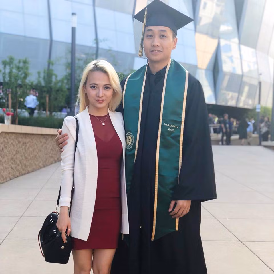 Xuân Nghi vừa tốt nghiệp trường Đại học Nam California (Mỹ). Những năm qua, cô ca sĩ nhí một thời không còn hoạt động trong showbiz. Trên trang cá nhân, Xuân Nghi thường chia sẻ hình ảnh đời thường bên người thân và “bạn trai tin đồn”. Nhiều khán giả cho rằng Xuân Nghi trưởng thành thực sự lột xác về ngoại hình và suy nghĩ.