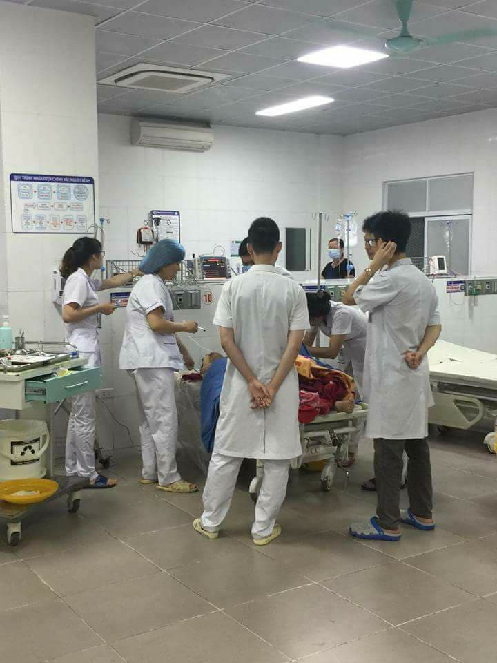 Ngay sau khi bị chém, chị T. đã được đưa đến bệnh viện để cấp cứu.