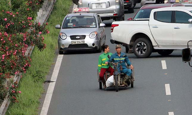 O to dua nhau quay dau, duong Dai lo Thang Long nao loan-Hinh-11