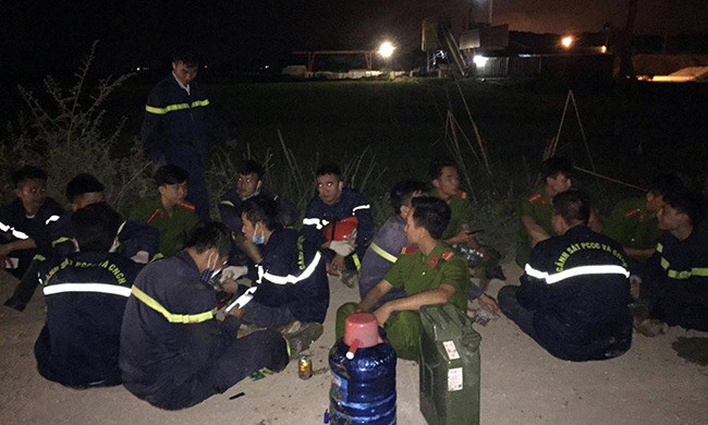 Các lực lượng chức năng vẫn đang nỗ lực tập trung cứu hộ từ rạng sáng cho đến trưa ngày 24/5. Hiện nguyên nhân tai nạn tàu hỏa ở Thanh Hóa đang được điều tra, làm rõ.