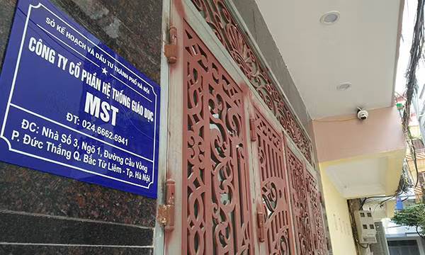 Co giao tieng Anh mang hoc sinh: Cong an lam viec voi Cong ty MST