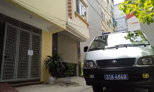 Co giao tieng Anh mang hoc sinh: Cong an lam viec voi Cong ty MST-Hinh-2