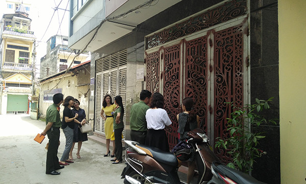 Co giao tieng Anh mang hoc sinh: Cong an lam viec voi Cong ty MST-Hinh-3