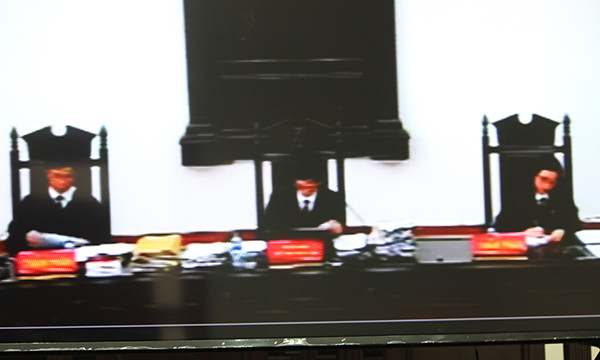 Đúng 8h25, phiên tòa xét xử ông Đinh La Thăng và đồng phạm chính thức diễn ra.