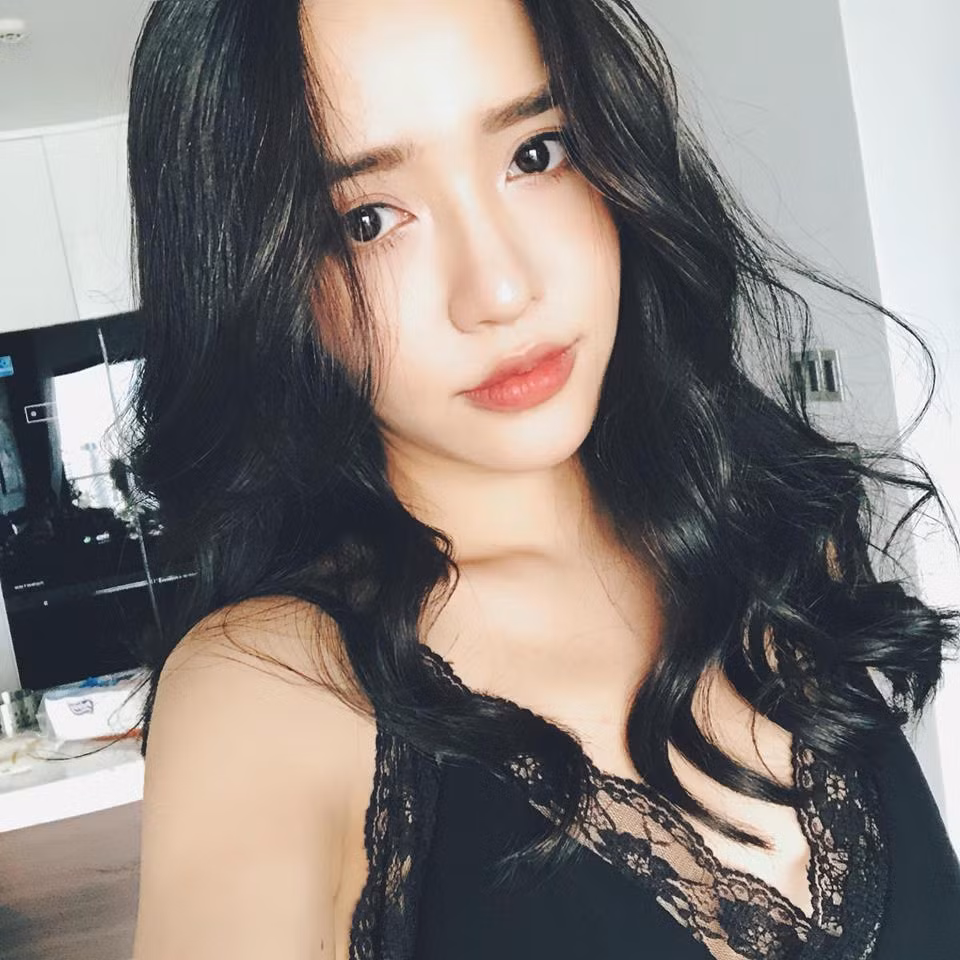 Bích Phương bức xúc vì bị nhắn tin làm phiền.