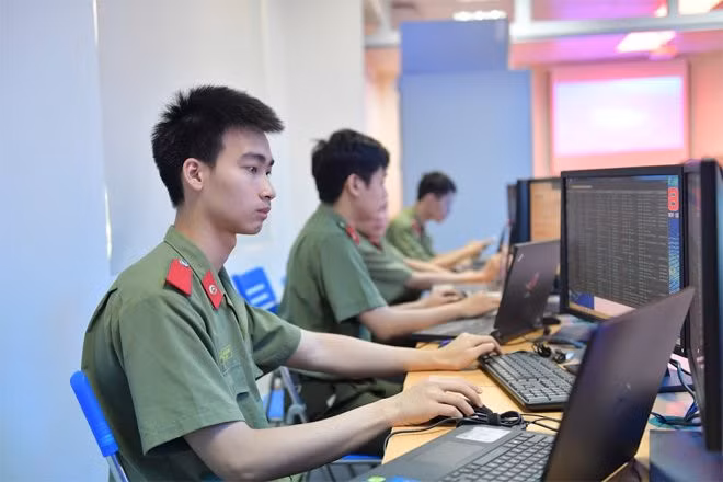 Luat An ninh mang co hieu luc 1/1/2019: Nhung nhom hanh vi nao bi cam?