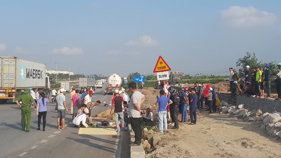 Hai Duong: Xe bon tong xe may tren QL5, hai nguoi chet tham-Hinh-5