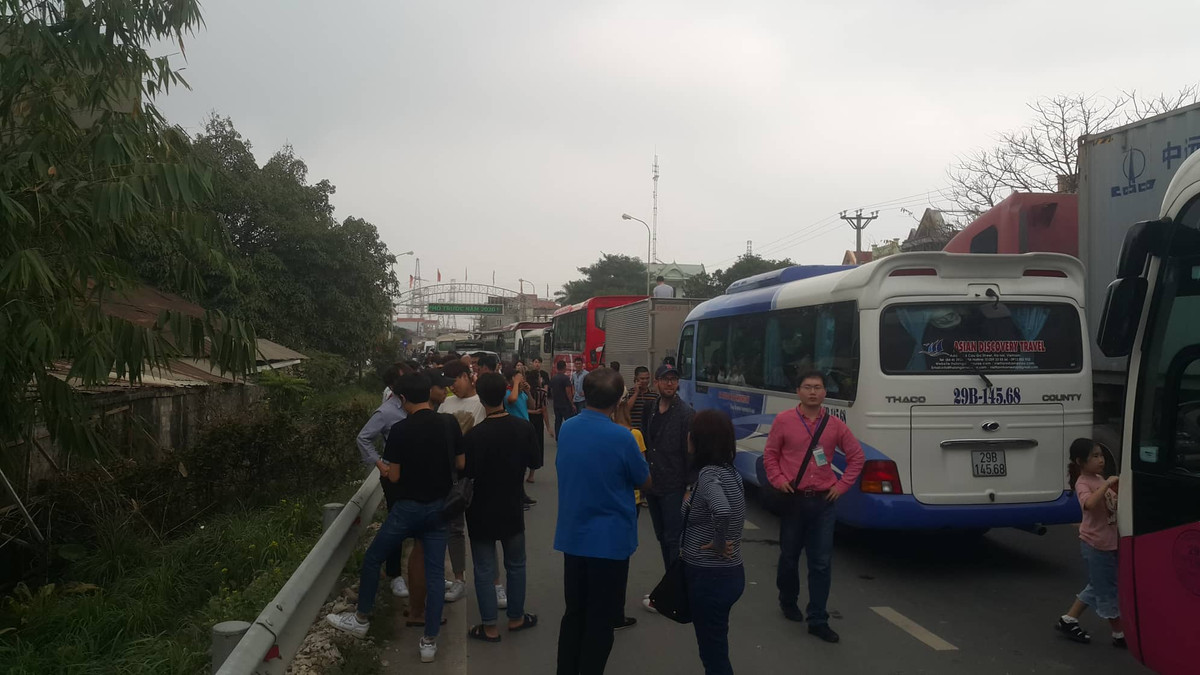 Trong đó có không ít du khách nước ngoài.