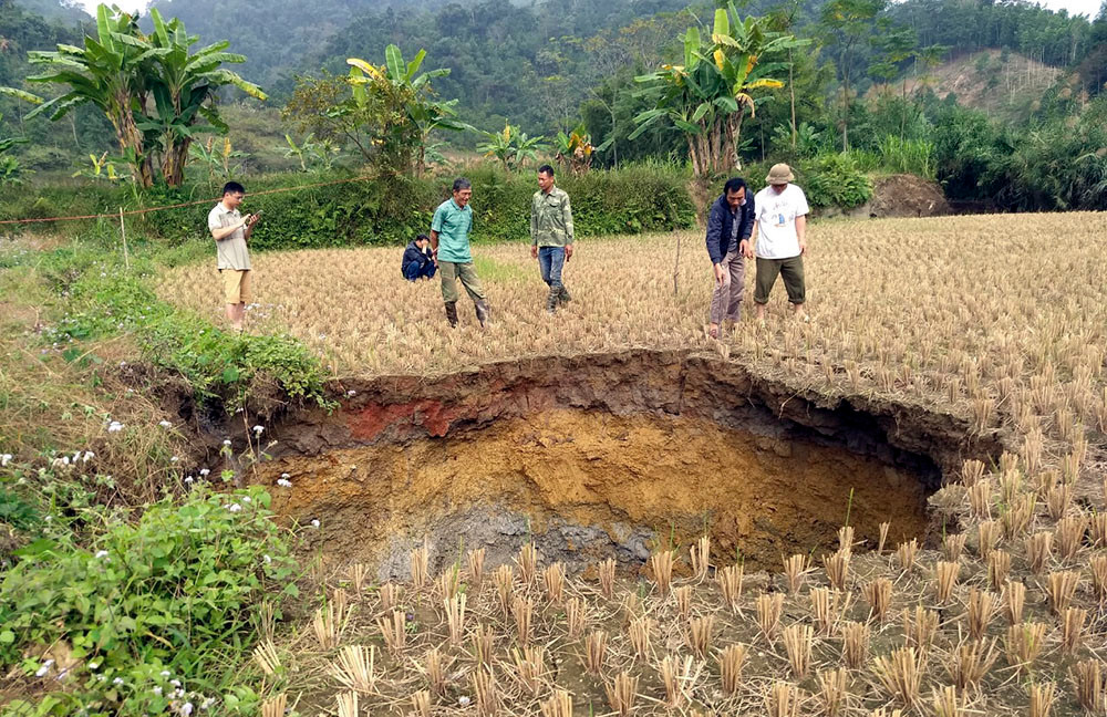 Nguyen nhan xuat hien hang loat ho tu than o Bac Kan?