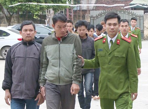 Thanh Hoa: Pha tan soi bac tren song, bat 16 doi tuong dang sat phat