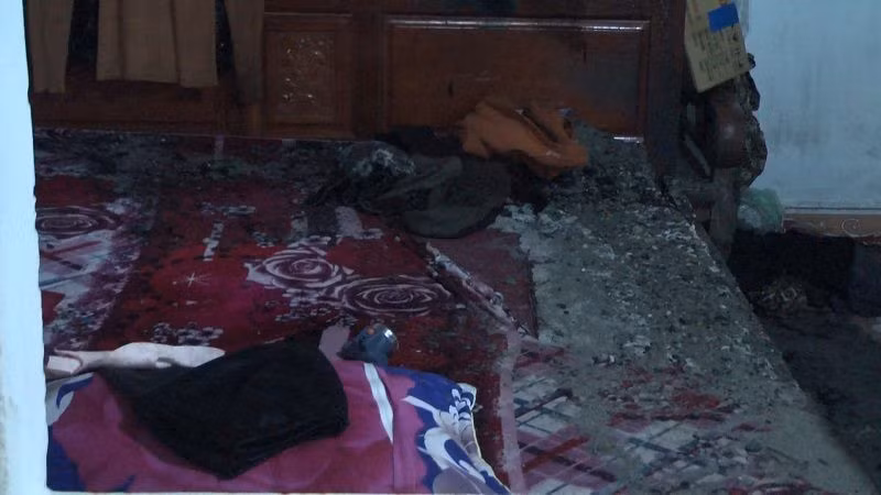 Hang xom that kinh ke lai giay phut chung kien con gai tuoi xang, dot me